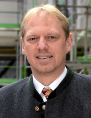 G&uuml;nther Riebel, Gesch&auml;ftsf&uuml;hrer der Gesellschaft f&uuml;r Wohnungsbau und Gewerbeansiedlung der Stadt K&ouml;nigsbrunn mbH (GWG)